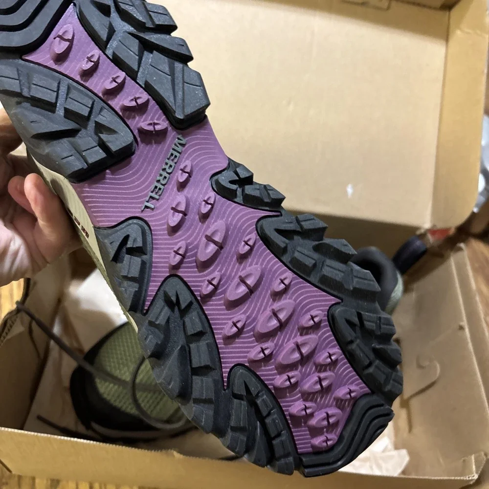 New Merrell Oakcreek‎ Olive  Waterproof Hiking Shoes Womens Sz 11 J03592